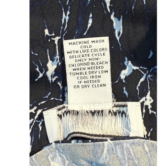 Carmen Marc Valvo‎ Marble Print Top Keyhole Neckline Long Sleeve Top Large - Picture 7 of 7